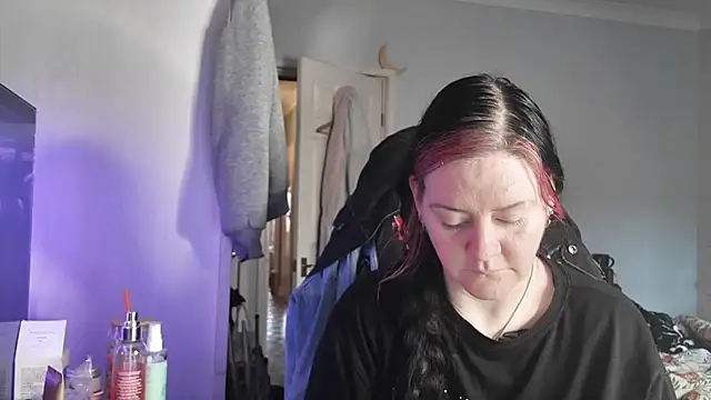 Snapshot of AureliaXOX chatting on November 12, 2025, 8:40 am AureliaXOX online show from November 12, 2025, 8:40 am