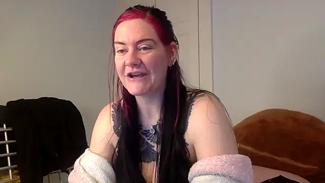 AureliaXOX online show from February 8, 2026, 11:30 am