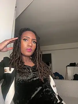 Aurianne online show from February 14, 2026, 7:47 pm