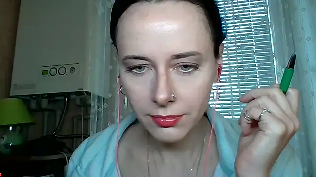 LuminousLady online show from October 27, 2025, 8:26 am