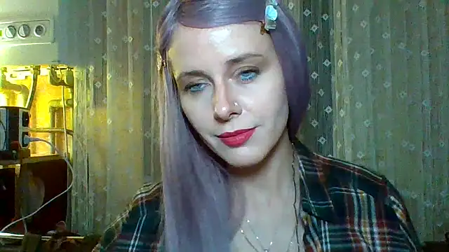 LuminousLady online show from March 12, 2025, 7:04 pm
