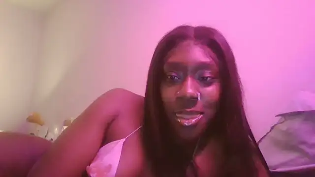 Snapshot of cocoatheeediamond chatting on February 3, 2025, 5:51 am cocoatheeediamond online show from February 3, 2025, 5:51 am