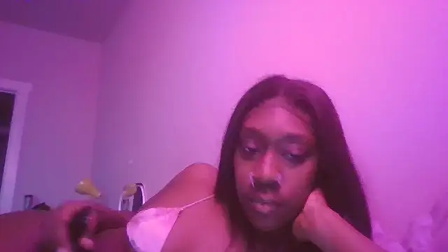 Snapshot of cocoatheeediamond chatting on February 11, 2025, 3:51 pm cocoatheeediamond online show from February 11, 2025, 3:51 pm