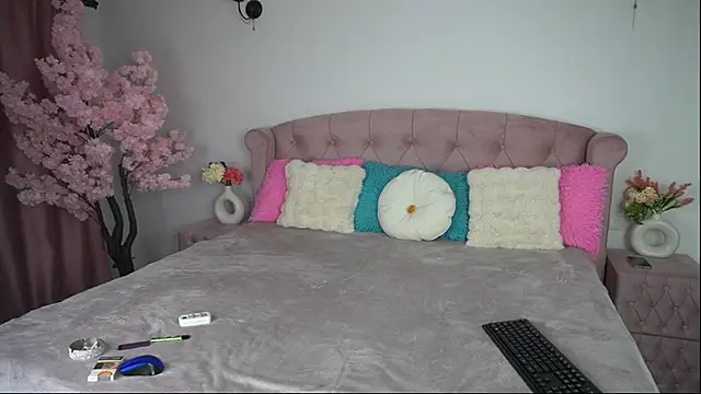 Snapshot of emma_goodess_ chatting on October 8, 2025, 10:54 pm emma goodess online show from October 8, 2025, 10:54 pm