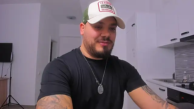 ZackMasterss online show from December 17, 2025, 10:48 pm