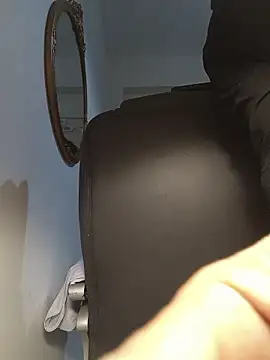 aleds17668 online show from February 2, 2026, 2:32 am