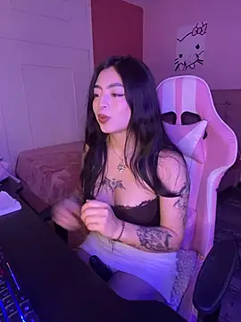 Snapshot of Valu_euphoria chatting on July 22, 2026, 9:50 pm Valu euphoria online show from July 22, 2026, 9:50 pm