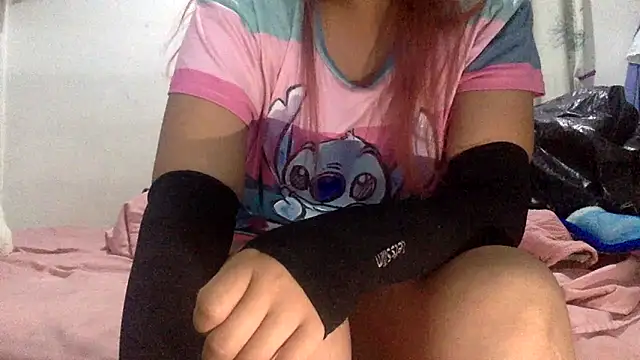 sharonlopez9611 online show from February 20, 2026, 3:03 am