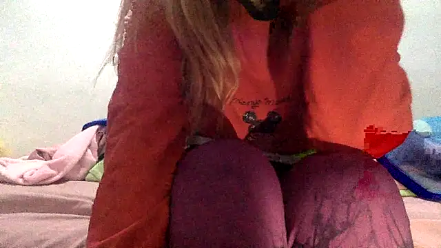 sharonlopez9611 online show from December 14, 2025, 4:08 am