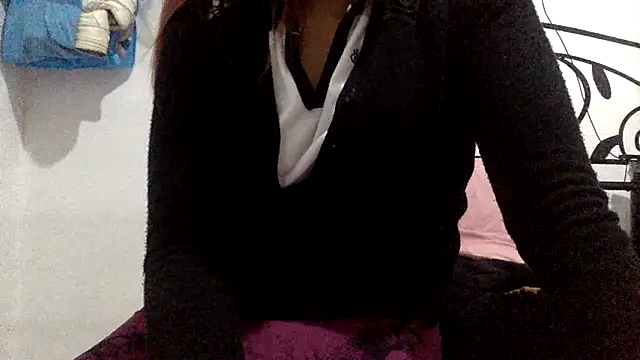 sharonlopez9611 online show from March 8, 2026, 3:43 am