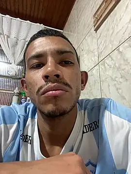 Snapshot of Mineirinho043 chatting on March 10, 2025, 3:23 am Mineirinho043 online show from March 10, 2025, 3:23 am