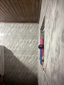 Mineirinho043 online show from February 18, 2026, 12:08 am