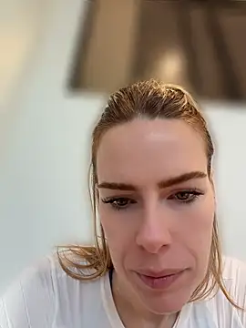 Snapshot of oliviafranciis chatting on July 15, 2026, 10:39 pm oliviafranciis online show from July 15, 2026, 10:39 pm