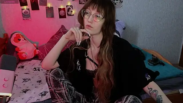 Snapshot of lissaros chatting on March 4, 2026, 6:21 am lissaros online show from March 4, 2026, 6:21 am