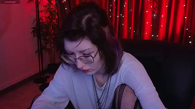 Snapshot of lissaros chatting on February 9, 2026, 6:22 am lissaros online show from February 9, 2026, 6:22 am