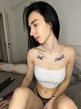 Celine Roxelle online show from May 11, 2026, 4:04 pm