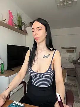 Celine Roxelle online show from April 25, 2026, 1:52 pm