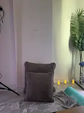 Snapshot of Celine_Roxelle chatting on November 13, 2025, 9:35 am Celine Roxelle online show from November 13, 2025, 9:35 am