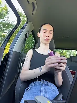 Celine Roxelle online show from May 14, 2026, 2:58 pm