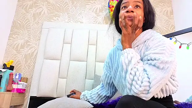 dafnnelewis online show from January 7, 2026, 11:15 am