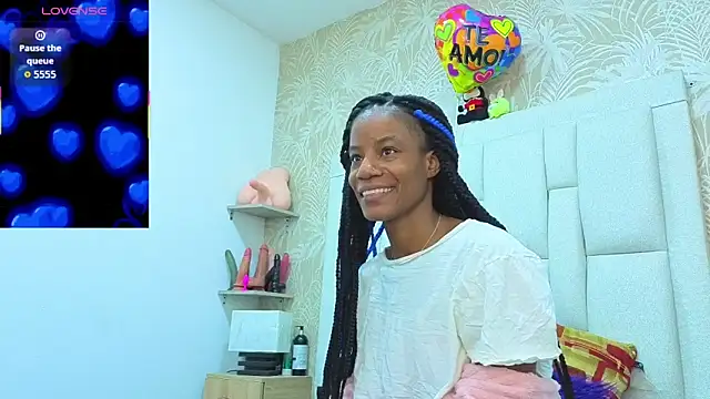 dafnnelewis online show from June 22, 2026, 11:18 am