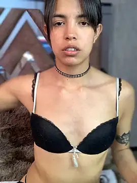 Isabella Rizzo online show from February 20, 2025, 5:30 pm