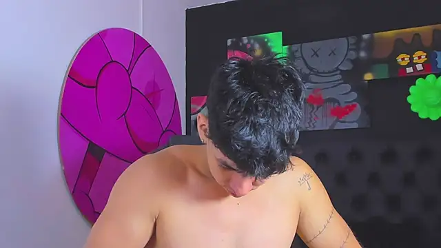 ISAAC CRYSTON online show from October 10, 2025, 7:25 pm