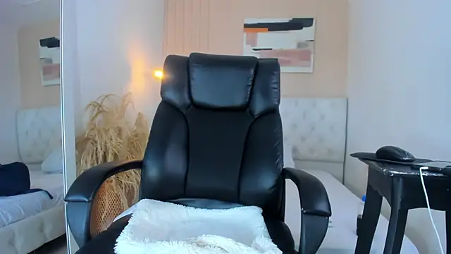 ISAAC CRYSTON online show from March 14, 2026, 9:43 pm