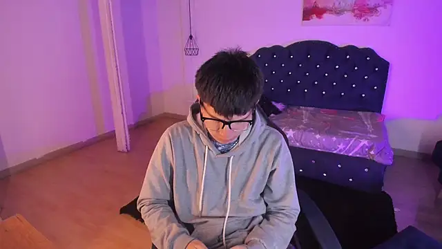 Golden-Boyy online show from September 21, 2025, 3:22 am