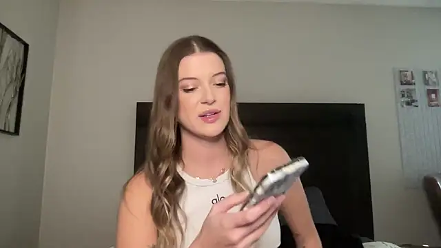 Snapshot of rileydepp chatting on December 3, 2025, 10:20 pm rileydepp online show from December 3, 2025, 10:20 pm