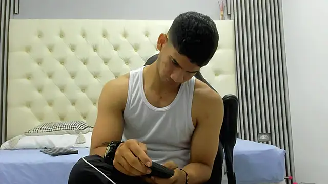 ANDRES STUD online show from February 8, 2026, 3:48 am