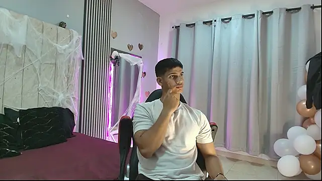 ANDRES STUD online show from October 13, 2025, 4:58 am