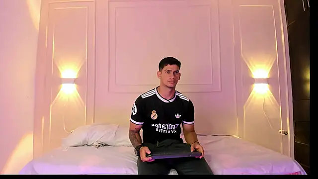 ANDRES STUD online show from June 30, 2026, 4:23 am