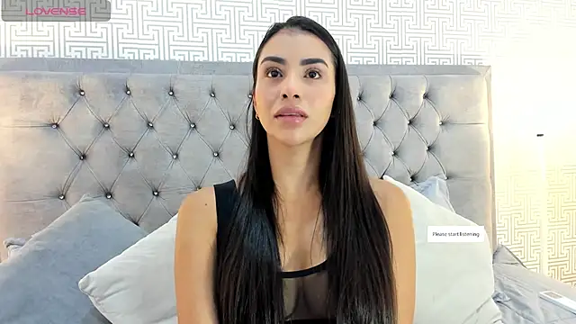 FelicityAdams online show from December 4, 2025, 2:27 pm