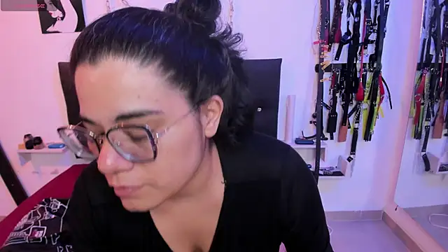 Julieta Carden  online show from June 25, 2026, 7:41 pm