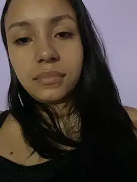 Snapshot of julieta_fn chatting on November 6, 2025, 10:08 am julieta fn online show from November 6, 2025, 10:08 am