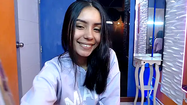 Snapshot of julieta_fn chatting on October 8, 2025, 1:23 pm julieta fn online show from October 8, 2025, 1:23 pm