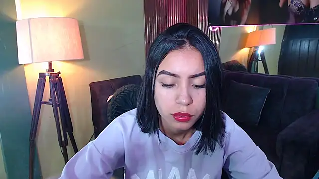 Snapshot of julieta_fn chatting on December 4, 2025, 2:49 pm julieta fn online show from December 4, 2025, 2:49 pm