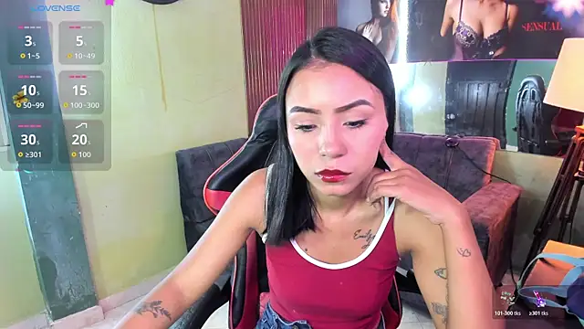 Snapshot of julieta_fn chatting on August 3, 2026, 1:39 pm julieta fn online show from August 3, 2026, 1:39 pm