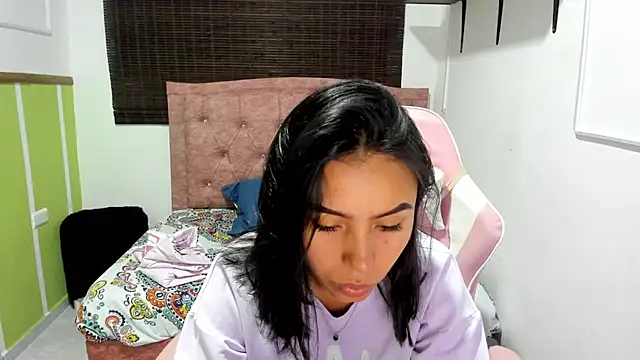 Snapshot of julieta_fn chatting on June 25, 2026, 2:55 pm julieta fn online show from June 25, 2026, 2:55 pm