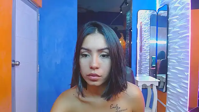 Snapshot of julieta_fn chatting on December 3, 2025, 1:43 pm julieta fn online show from December 3, 2025, 1:43 pm