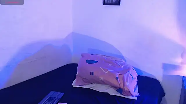 Snapshot of alaia_sweetxxx chatting on October 11, 2025, 1:06 am alaia sweetxxx online show from October 11, 2025, 1:06 am