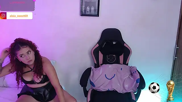 Snapshot of alaia_sweetxxx chatting on July 1, 2026, 9:15 pm alaia sweetxxx online show from July 1, 2026, 9:15 pm