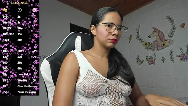 alisson hoffman05 online show from July 9, 2026, 11:15 pm
