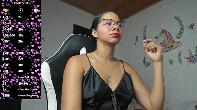 alisson hoffman05 online show from July 11, 2026, 3:56 pm