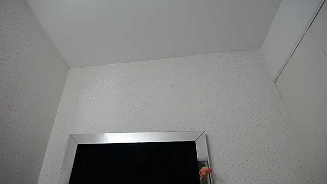 Snapshot of StormyWets_Bluk chatting on November 26, 2025, 8:42 pm StormyWets Bluk online show from November 26, 2025, 8:42 pm