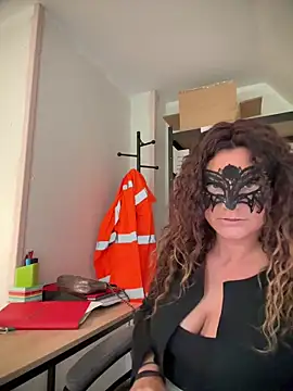 Snapshot of Loveblackzilla chatting on March 13, 2026, 1:05 pm Loveblackzilla online show from March 13, 2026, 1:05 pm