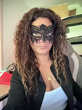 Snapshot of Loveblackzilla chatting on March 19, 2026, 11:32 am Loveblackzilla online show from March 19, 2026, 11:32 am