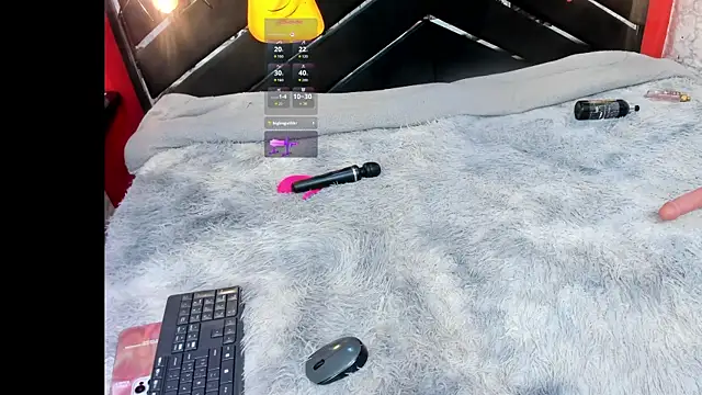 Snapshot of IVISBOUNCYASS chatting on July 17, 2026, 12:46 pm IVISBOUNCYASS online show from July 17, 2026, 12:46 pm