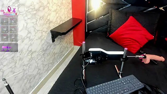 IVISBOUNCYASS online show from December 22, 2025, 12:38 pm